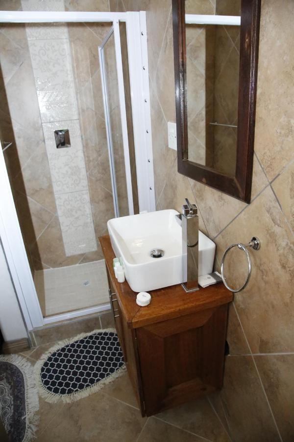 Travetel Or Tambo Airport Hotel Kempton Park Luaran gambar